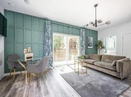 New Downtown ATL Condo Washer Dryer 542Blvd