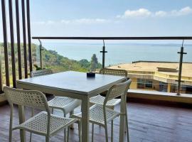 Stelliam's Classic 2 BHK Sea View Apartment in Goa، فندق في باناجي