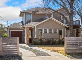 Modern Lively 3 Bedroom House in Hip East Austin