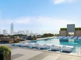 Luxury Stay on Rainey St
