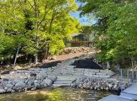 Mirror Mirror Fabulous newly renovated 8 bedroom Muskoka cottage