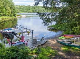 Winsome Silver Lake Perfect for family groups, üdülőház Parry Soundban