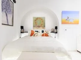 Elegant escapes plaka