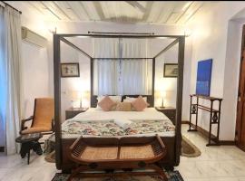 파나지에 위치한 호텔 Stelliam's Luxury Heritage Suite in Campal, Goa