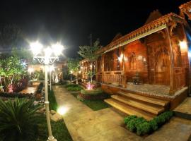 Joglo Jawa Jepara, inn in Jepara