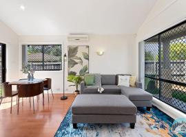 Aircabin - Ingleburn - Comfy - 2 Bedroom Townhouse, hotell med parkeringsplass i Ingleburn