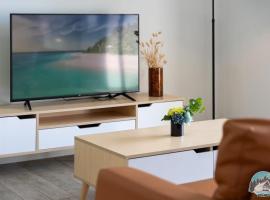 Aircabin - Rosebery - Lovely - 2 Beds Apt +Parking, hotel i Sydney