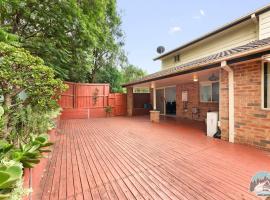 Aircabin - Seven Hills - Lovely - 3 Beds Townhouse, hotell i Blacktown