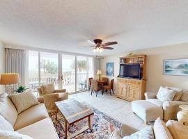 Seaside Bliss Oceanfront 3 Bedroom 3 Bath Condo, holiday home in Pawleys Island