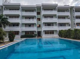 Nightingale Apartments Hotel Mombasa, feriebolig ved stranden i Shanzu