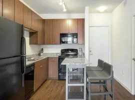 Landing at Axis Waterfront - 2 Bedrooms in Downtown Benbrook