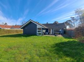 Holiday Home Carit - all inclusive - 80m from the sea by Interhome, hytte i Odder
