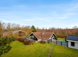 Holiday Home Tjana - all inclusive - 6km from the sea by Interhome, hotel i Esbjerg