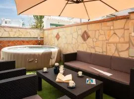 Town Center House With Jacuzzi