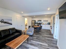 Newly Renovated 2 Bedroom Beach Front Condo 2A, pet-friendly hotel in Lanark