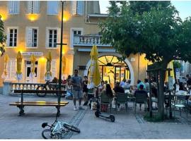 Hôtel de la Loube, hotel v destinaci La Roquebrussanne