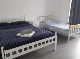 RAYAN'S LODGE STRATFORD