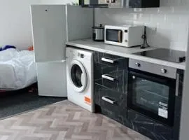 Studio Flat 2 Nelson Town Centre