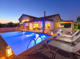 Olive Private Villa Swimming Pool 5 BDR Rhodes Kolymbia, hotel di Kolimbia