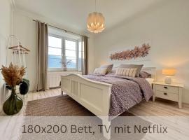 Apartment Perlmutt mit Balkon, hotel in Husum