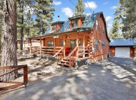 Big bear haven #2343, hotel with parking in Woodlands