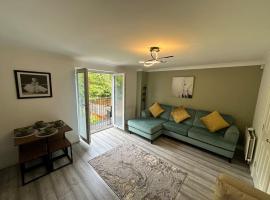 Mmc serviced accommodation 2, casa o chalet en Leigh