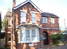 Pickwicks Guest House, holiday rental in Oxford