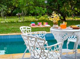 White Serenity Classic Pool Villa Udupi, hotelli Udupissa