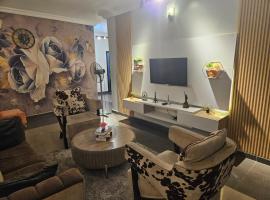 Elkora Luxury Apartments, מלון יוקרה באיקג'ה