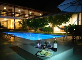 Casa Brisa - WiFi, PISCINA e CAFÉ DA MANHÃ a 520m do CENTRO DE ARRAIAL