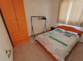 דירה בנוף הכנרת, hotel in Safed