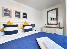 Heart of DARTMOUTH TOWN CENTER and with own PRIVATE PARKING - These Two Traditional Georgian SUPER STYLISH DUPLEX APARTMENTS are NEWLY REFURBISHED and have a CONNECTING DOOR For Larger Groups!!!, family hotel in Dartmouth