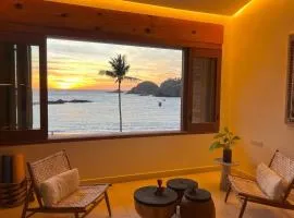 Ocean Front Luxury - 5 Pools & Private Beach Club