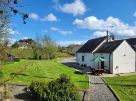 Bluebell Cottage - with hottub, hotel v mestu Newry