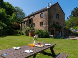 Mill Wheel Tower House @TheHomeAwaySouth – hotel w mieście Combe Martin