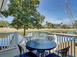 15 Lake Village by AvantStay Golf Course Lagoon Views, cottage in Isle of Palms
