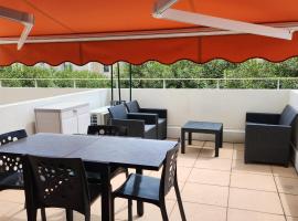 studio spacieux clim avec terrasse โรงแรมในมอกิโอ