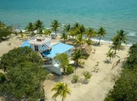 Private Oceanfront 4-Bed Villa wPool on Huge Lot
