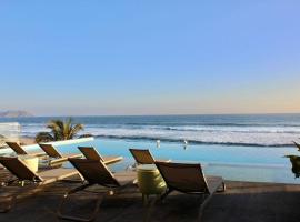 Brujas Tower- Hermoso departamento a pie de playa., hotel en La Florida