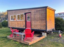 Shorepine - Tiny Tranquility on the Oregon Coast!, holiday home in Waldport