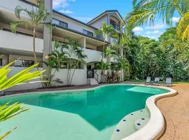 Poolside on Martyn - Relax by the Resort Pool