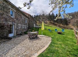 Gîte Saint-Préjet-d'Allier, 4 pièces, 6 personnes - FR-1-582-44, hotel in Saint-Préjet-dʼAllier