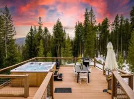 Treehouse by AvantStay Secluded Mountain Cabin w Views Hot Tub Treehouse