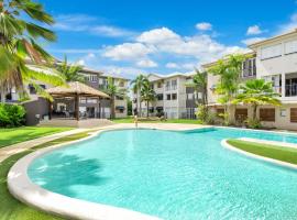 Little Palm- Resort Getaway, apartamento em Edge Hill