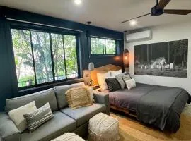 Sunnyside Studio - Pet Friendly Luxury Escape