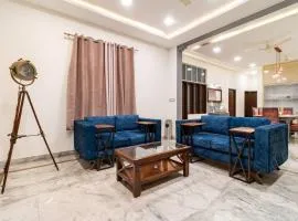 Stylish & Cozy Retreat - Aadarsh Homestay