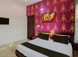 OYO HOLY LIGHT HOUSE, hotel en Garhi Harsāru