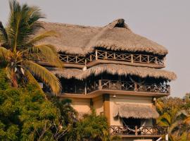 Beach Front Guesthouse, guest house in Puerto Escondido