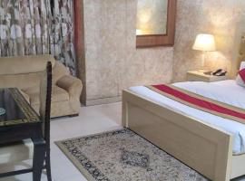 Premier Inn Davis Road Lahore, motel in Lahore