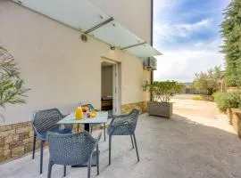 Coastal Countryside Oasis Apartment Deni - Happy Rentals